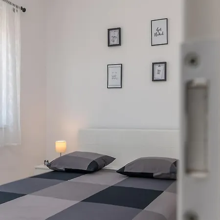 Spiro Apartament *
